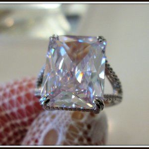 9.25 carate emerald cut labcreated diamond ring 18k gold over size 7